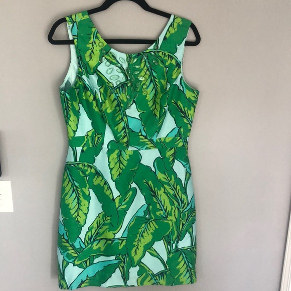 Vineyard Vines Dresses & Skirts - VINEYARD VINES patterned dress with beaded front
